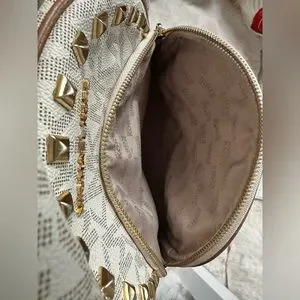 Michael Kors | Bags | Michael Kors Abbey Medium Backpack  display picture 2
